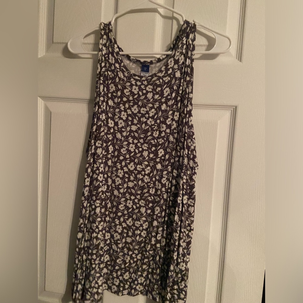 Old Navy Luxegrey w white flowers swing tank